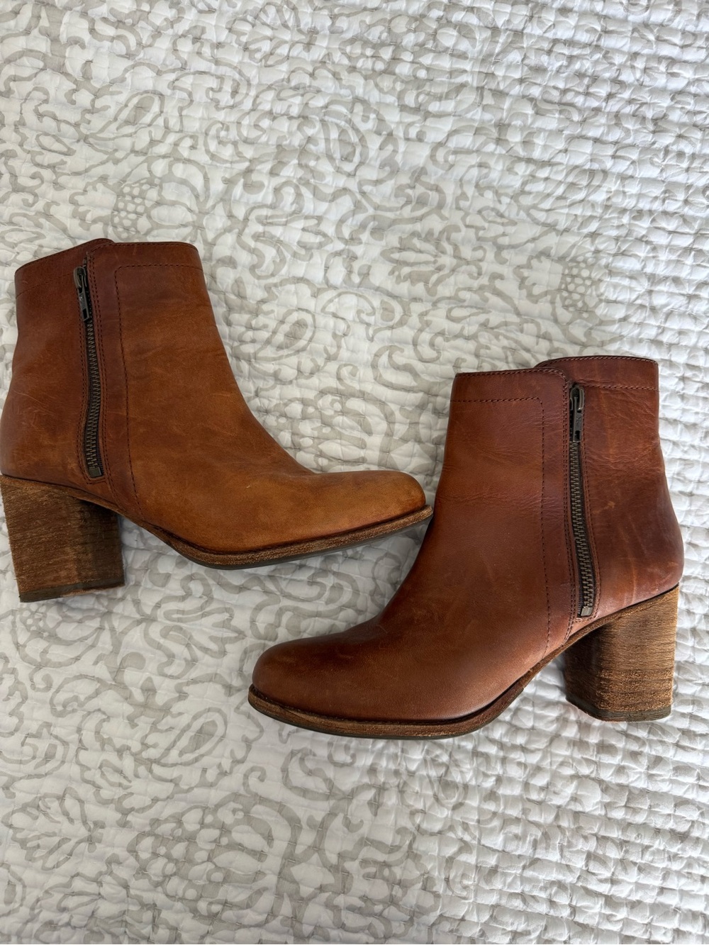 Frye Leather Booties 8.5 - Picture 1 of 7